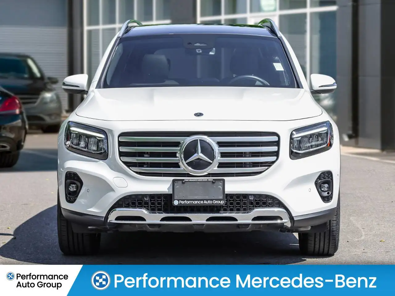 Mercedes-Benz GLB снимка Mercedes-Benz GLB