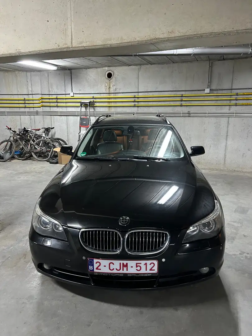 BMW 525 525i Touring Aut. Zwart - 1