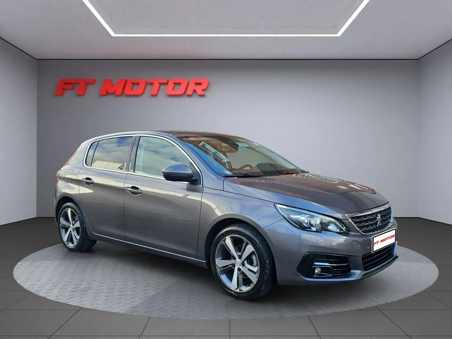 Peugeot 308 5p Allure 1.6 BlueHDi 88KW (120CV) Grau - 1