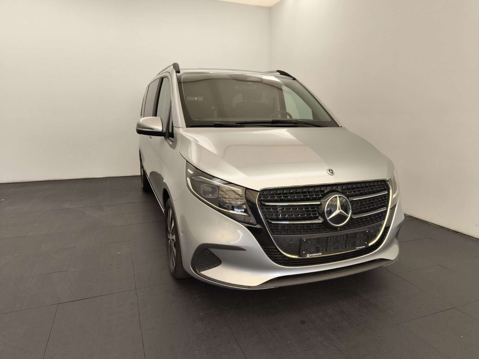 Mercedes-Benz V 220