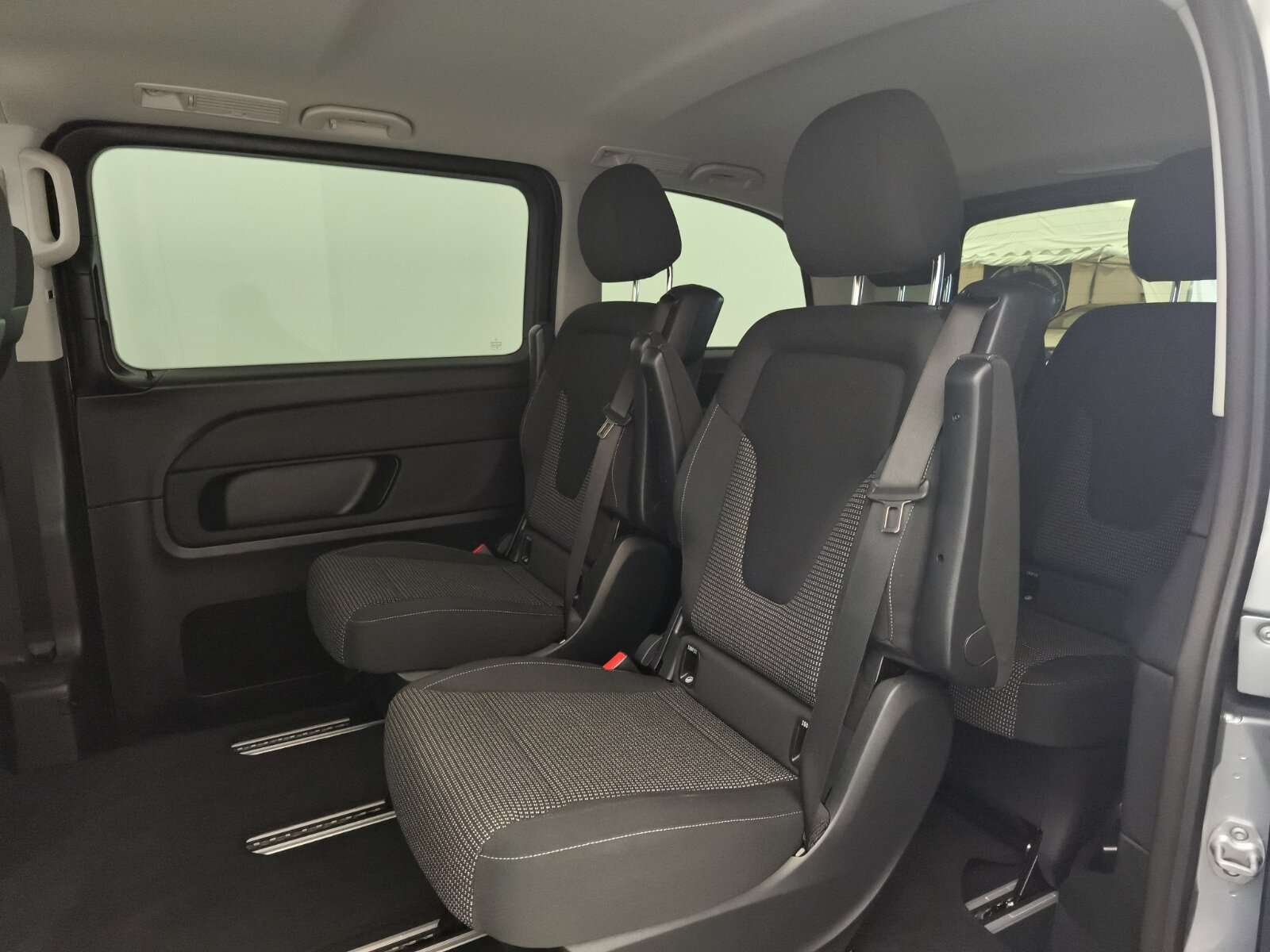 Mercedes-Benz V 220