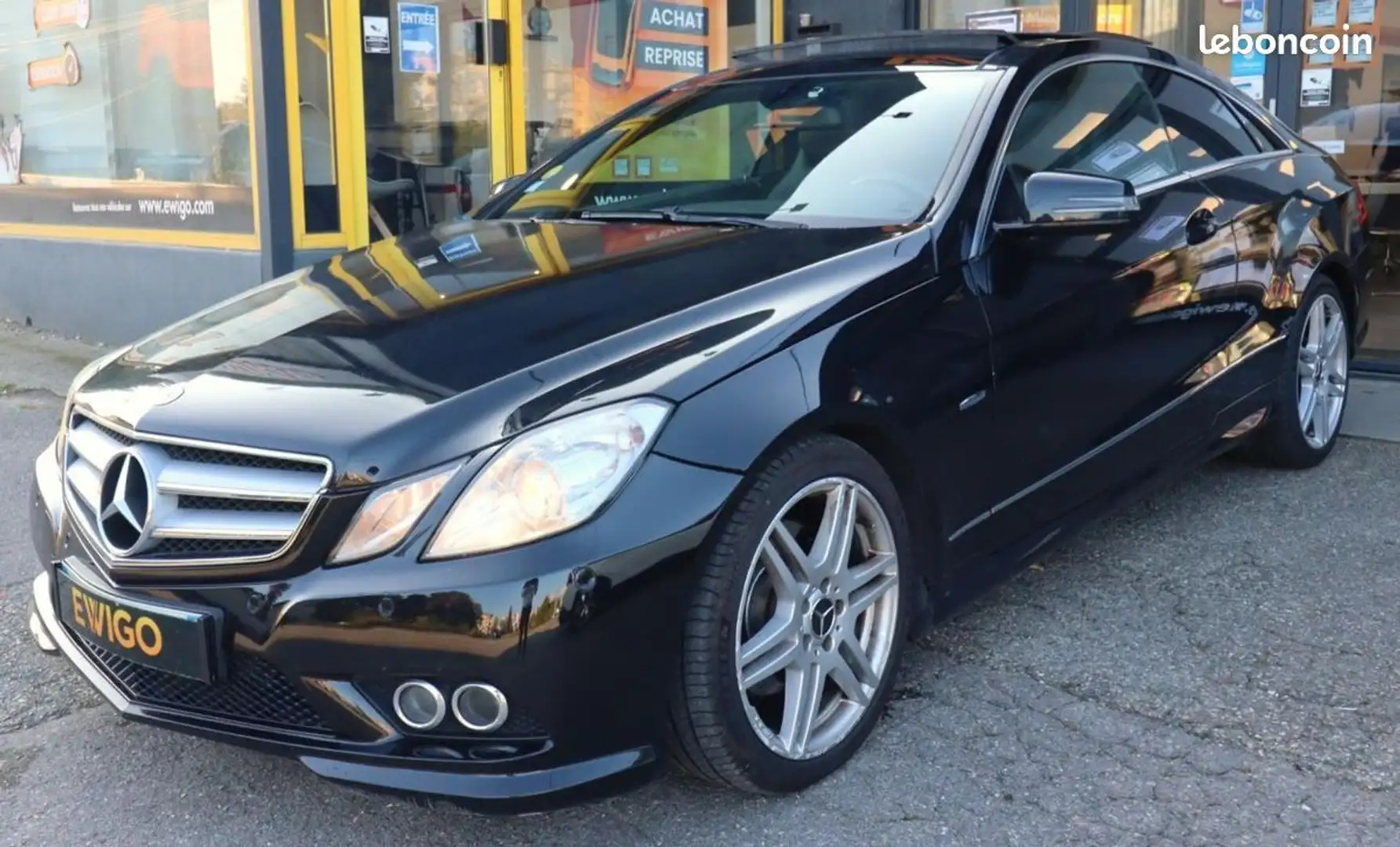 Mercedes-Benz E 230 Mercedes COUPE 3.0 350 CDI 230 CH BLUEEFFICIENCY EXECUTIVE 7G-TRONIC BVA TOIT OUVRANT Zwart - 2
