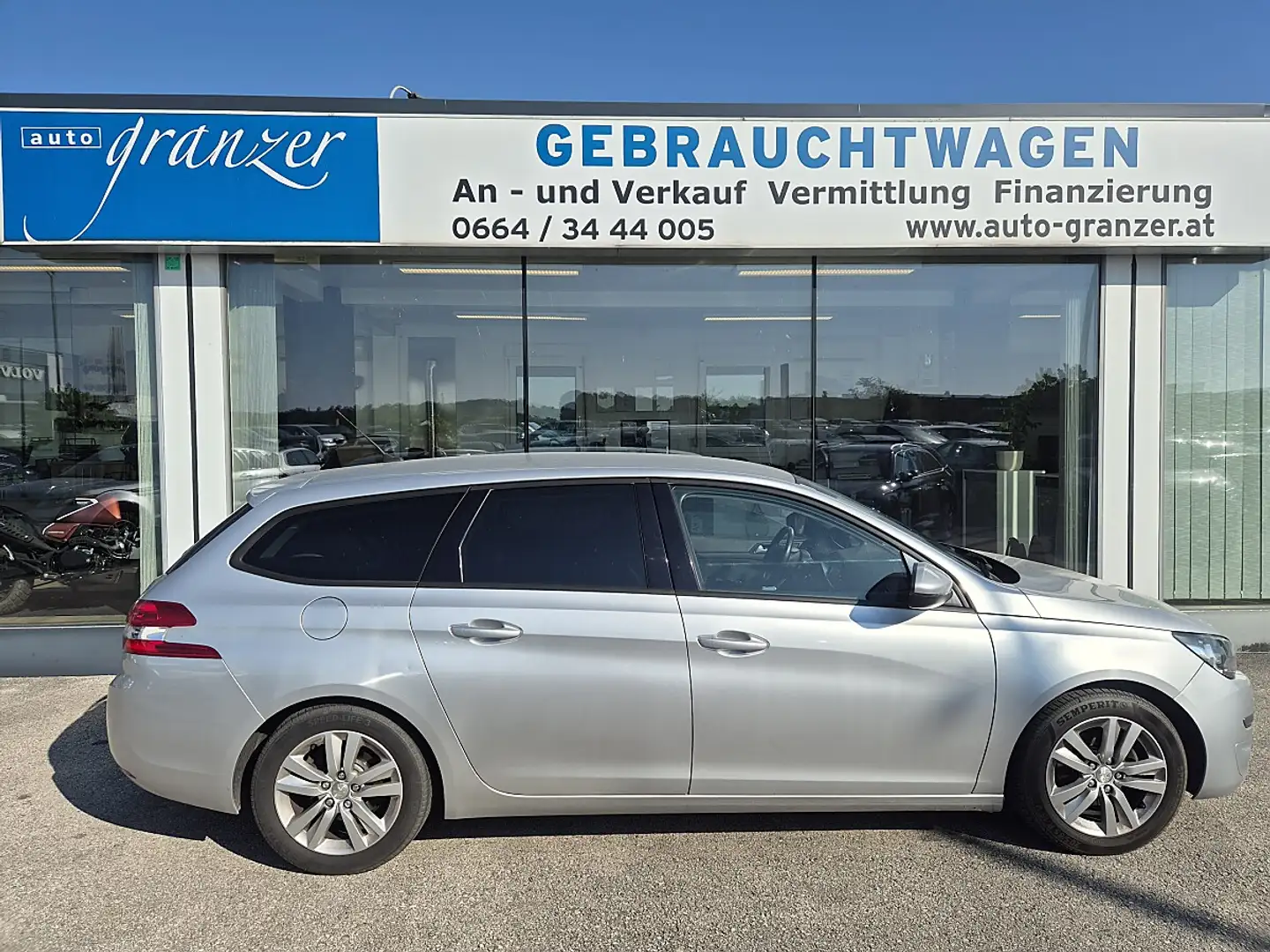 Peugeot 308 SW 1,6 BlueHDI 120 Active EAT6 S&S Grau - 1