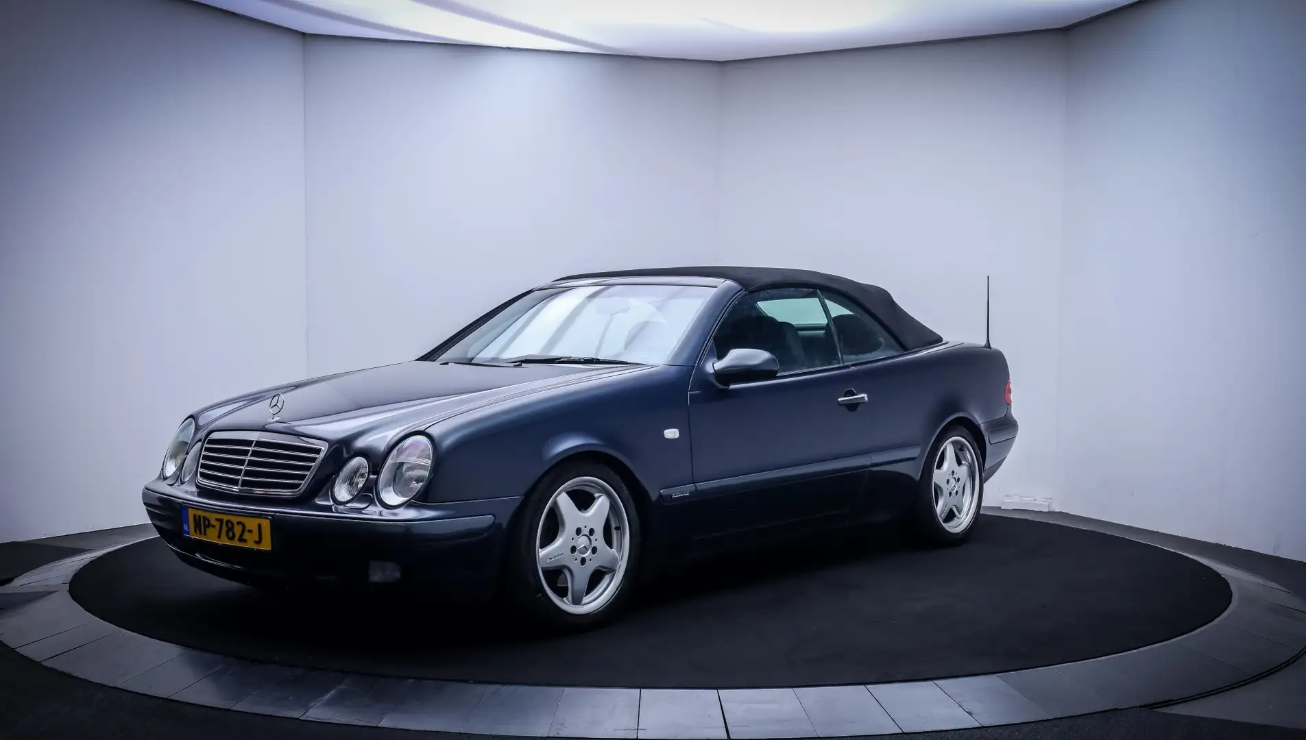 Mercedes-Benz CLK 230 Cabrio K. Sport NAVI | STOELVERW | LEDER | CLIMA | Schwarz - 2