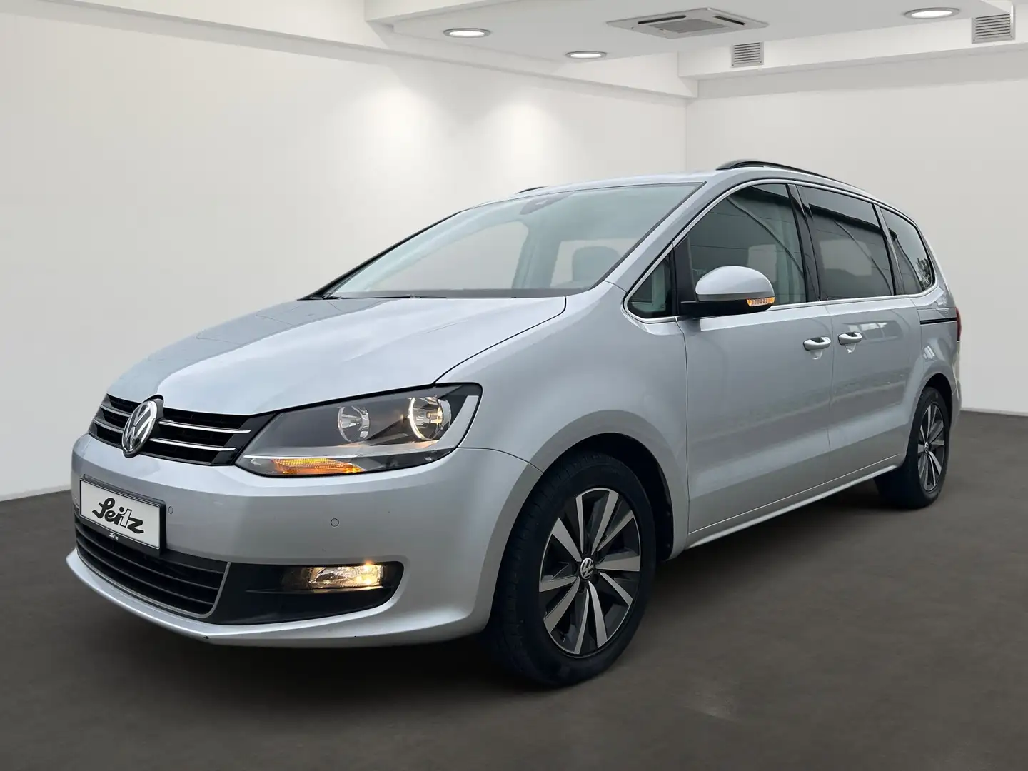 Volkswagen Sharan 2.0 TDI Comfortline *7-SITZER*PANO*NAVI*PDC* Silber - 2