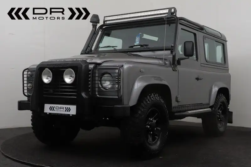LAND ROVER Defender
