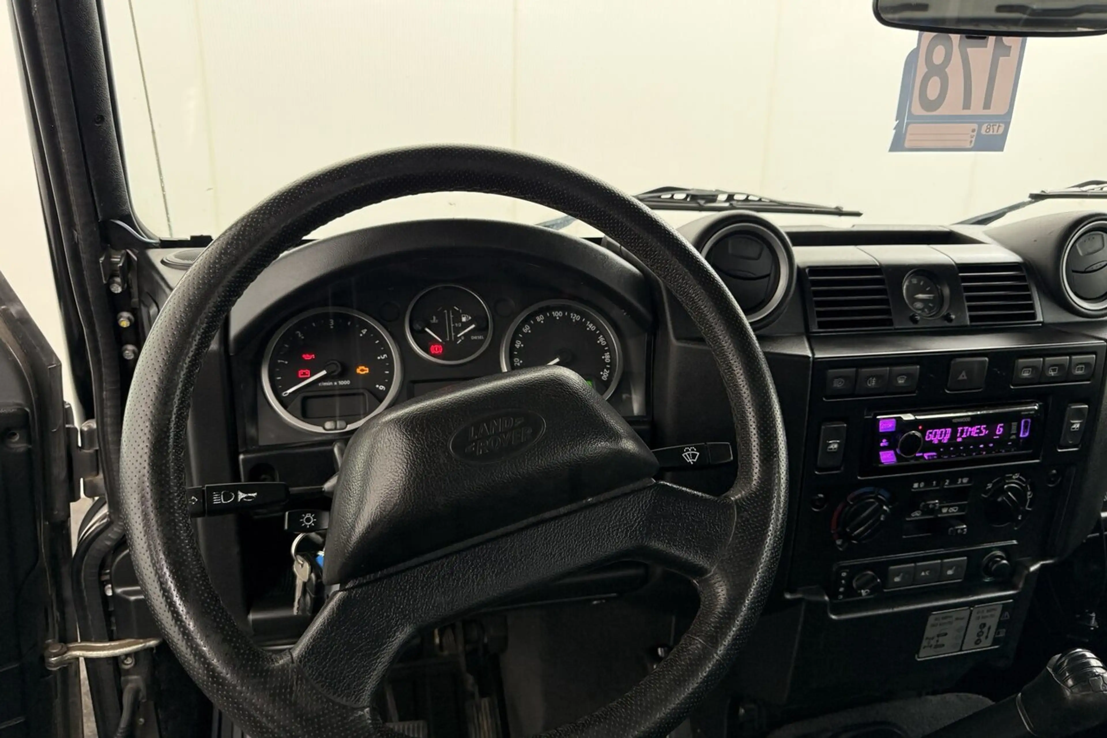 Land Rover Defender BTW WAGEN - AIRCO - ZETELVERWARMING — photo 14