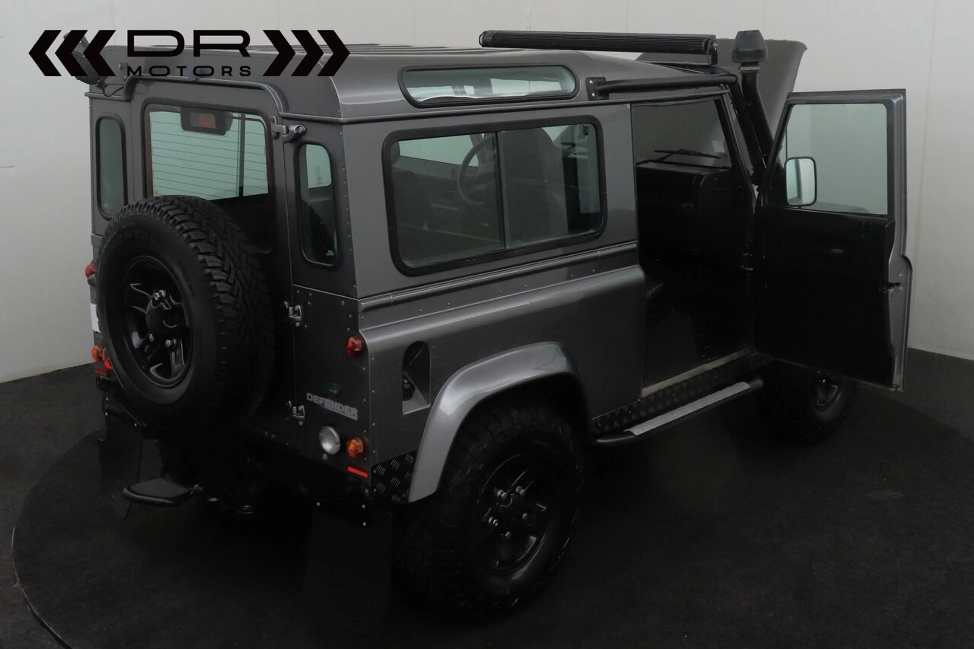 Land Rover Defender BTW WAGEN - AIRCO - ZETELVERWARMING — photo 4