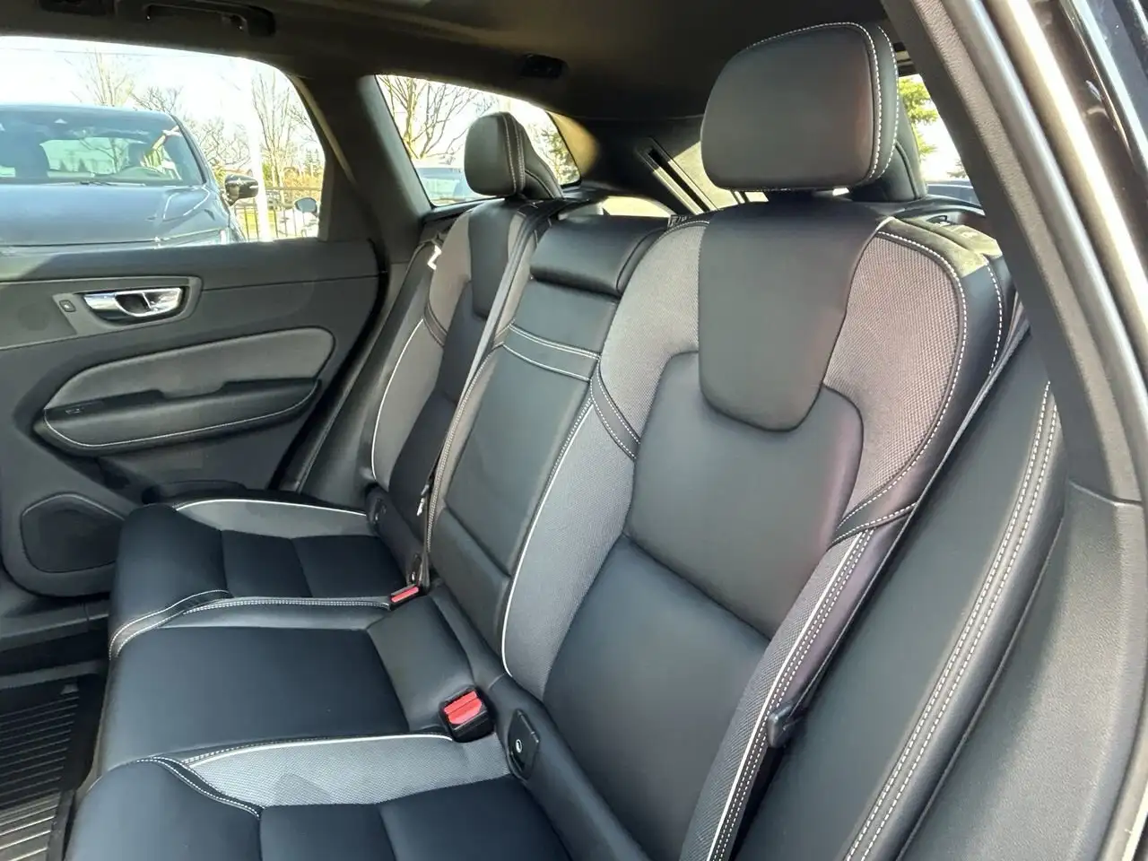 Volvo XC60 снимка Volvo XC60