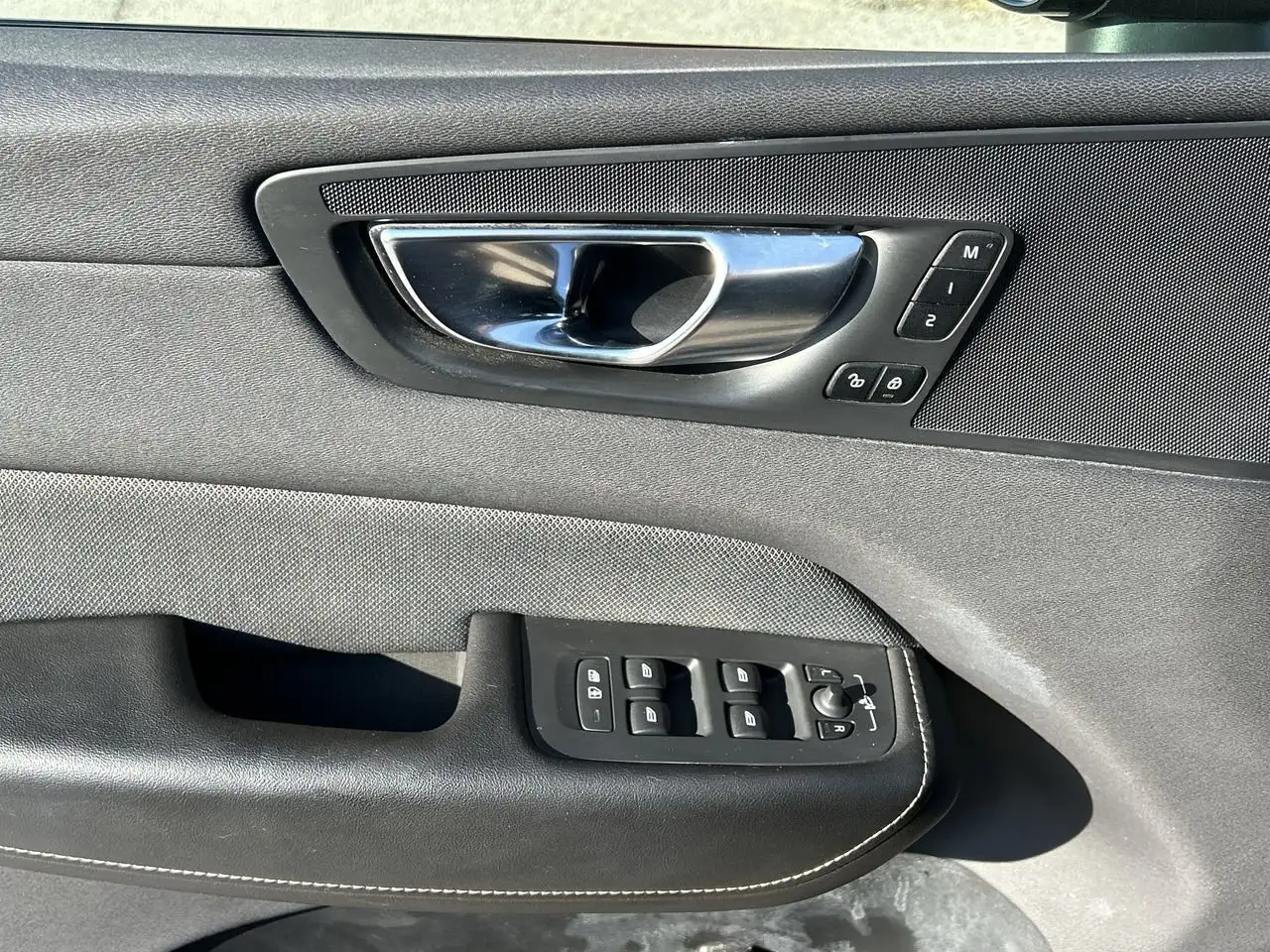 Volvo XC60 снимка Volvo XC60