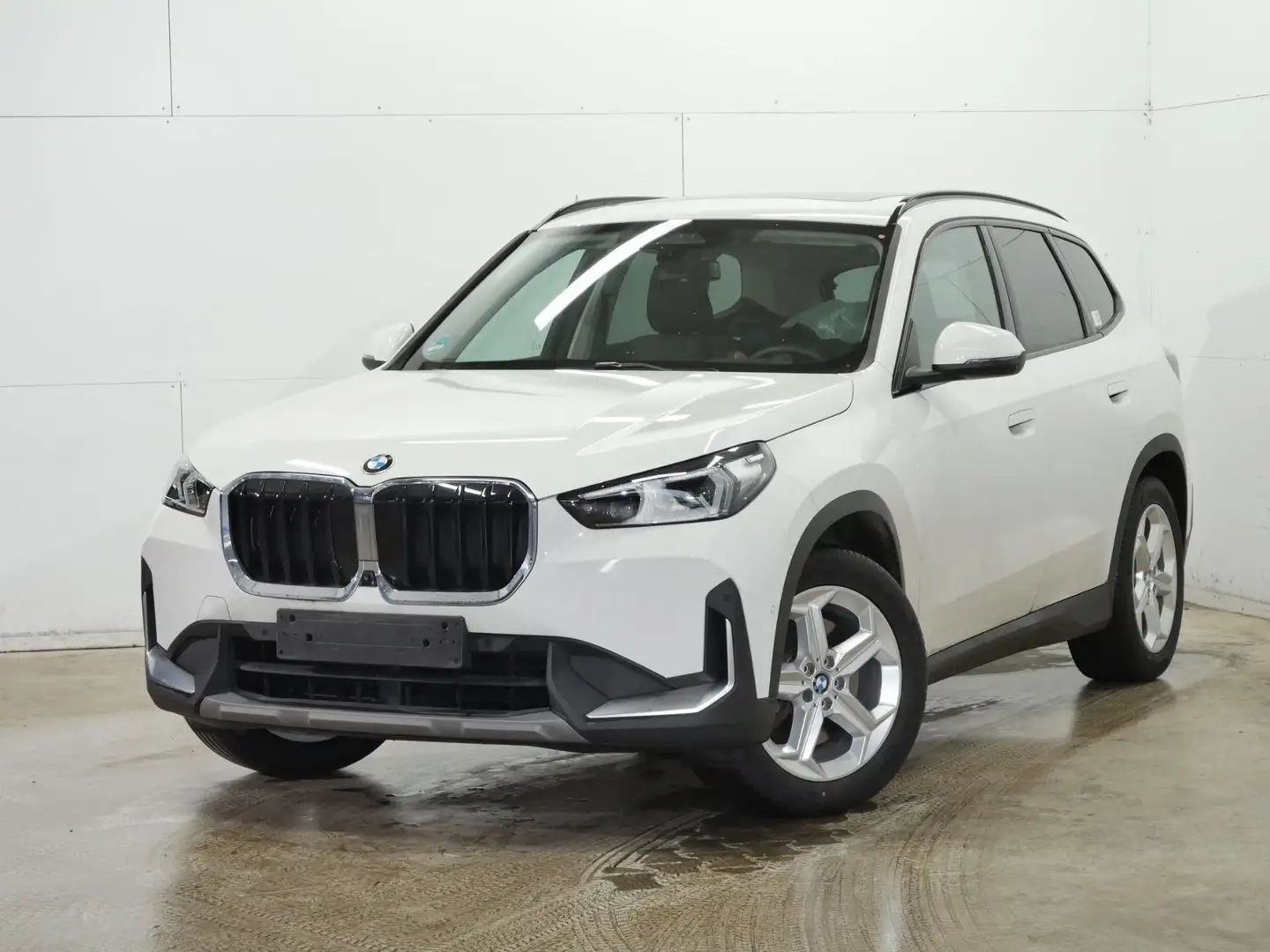 BMW X1 xDrive23i 18" 360° Massage ACC HUD Pano Weiß - 1