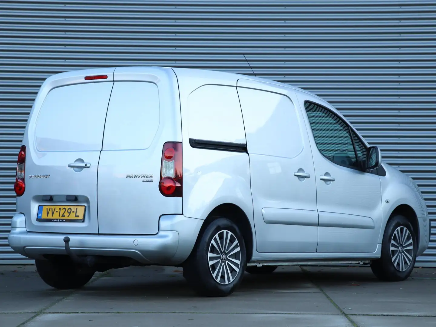 Peugeot Partner 120 1.6 BlueHDi 100 XR *Navigatie*Schuifdeur*Trekh Grijs - 2