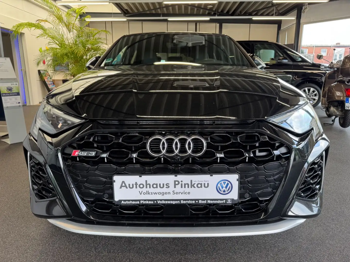 Audi RS3 2.5 TFSI DCC PANO RS-AGA B&O Vmax 280 Leder Zwart - 2