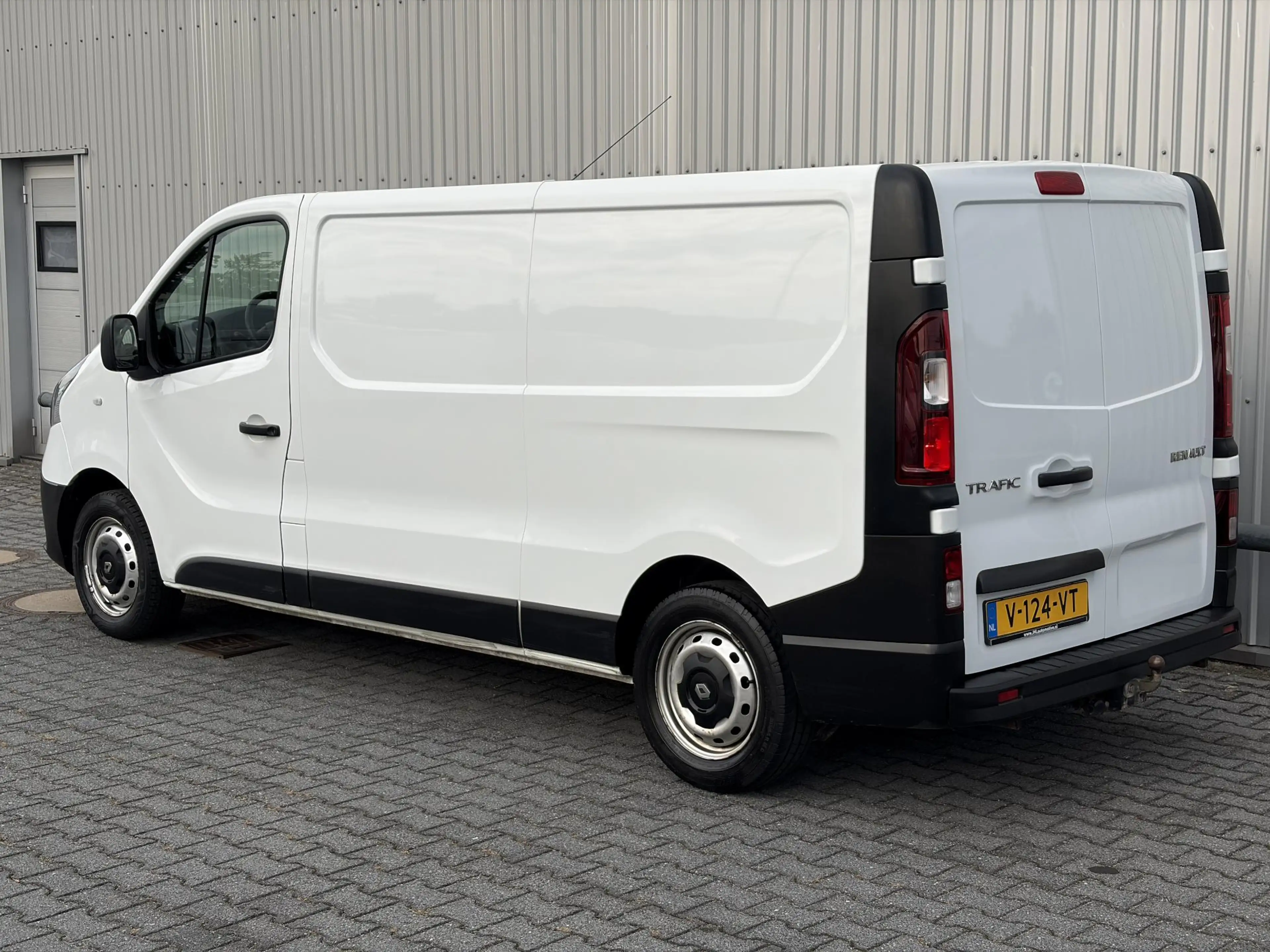 Renault Trafic 1.6 dCi L2H1 Comfort*NAVI*CRUISE*HAAK*A/C*TEL*3PER — photo 2