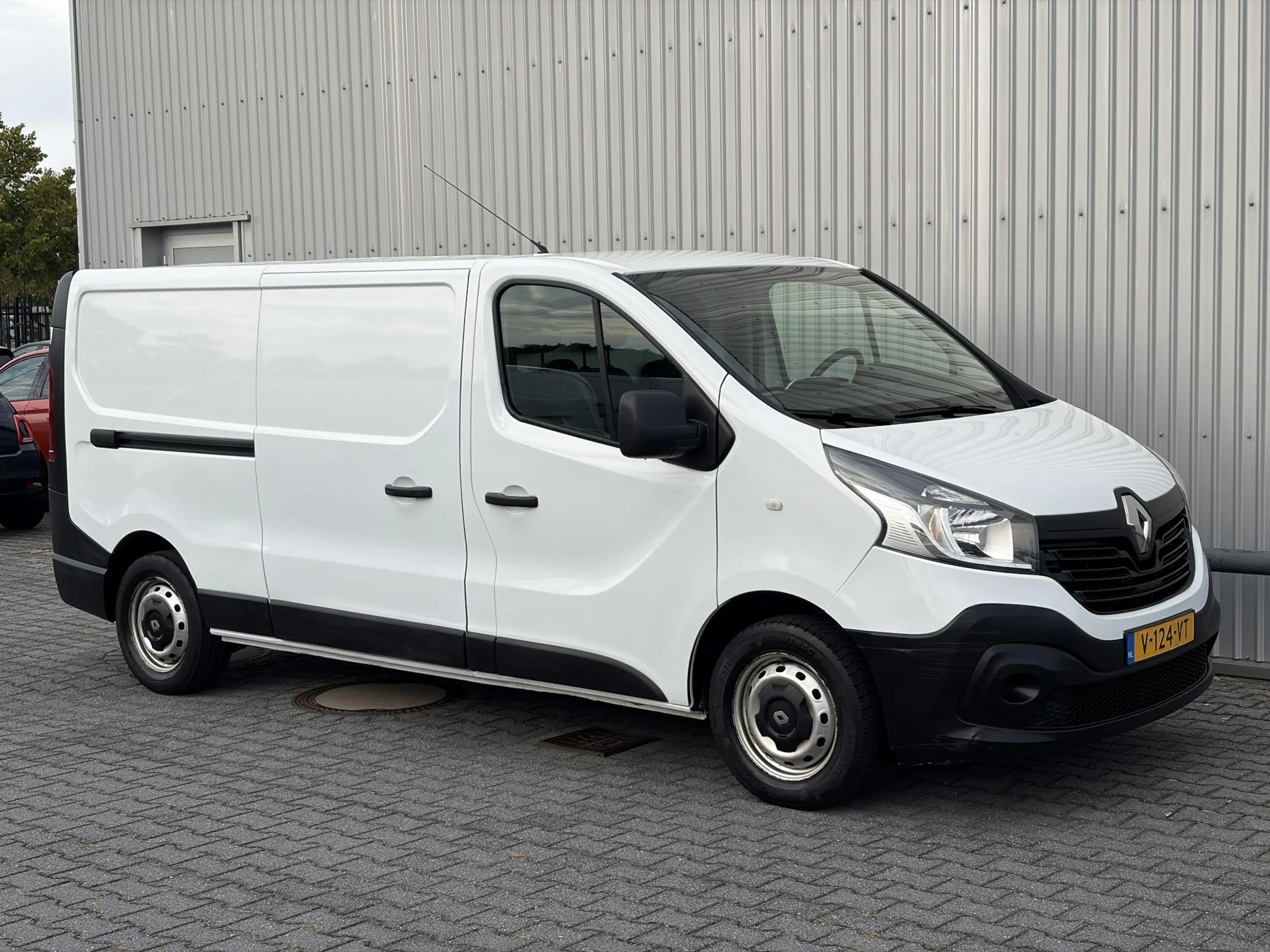 Renault Trafic 1.6 dCi L2H1 Comfort*NAVI*CRUISE*HAAK*A/C*TEL*3PER — photo 22