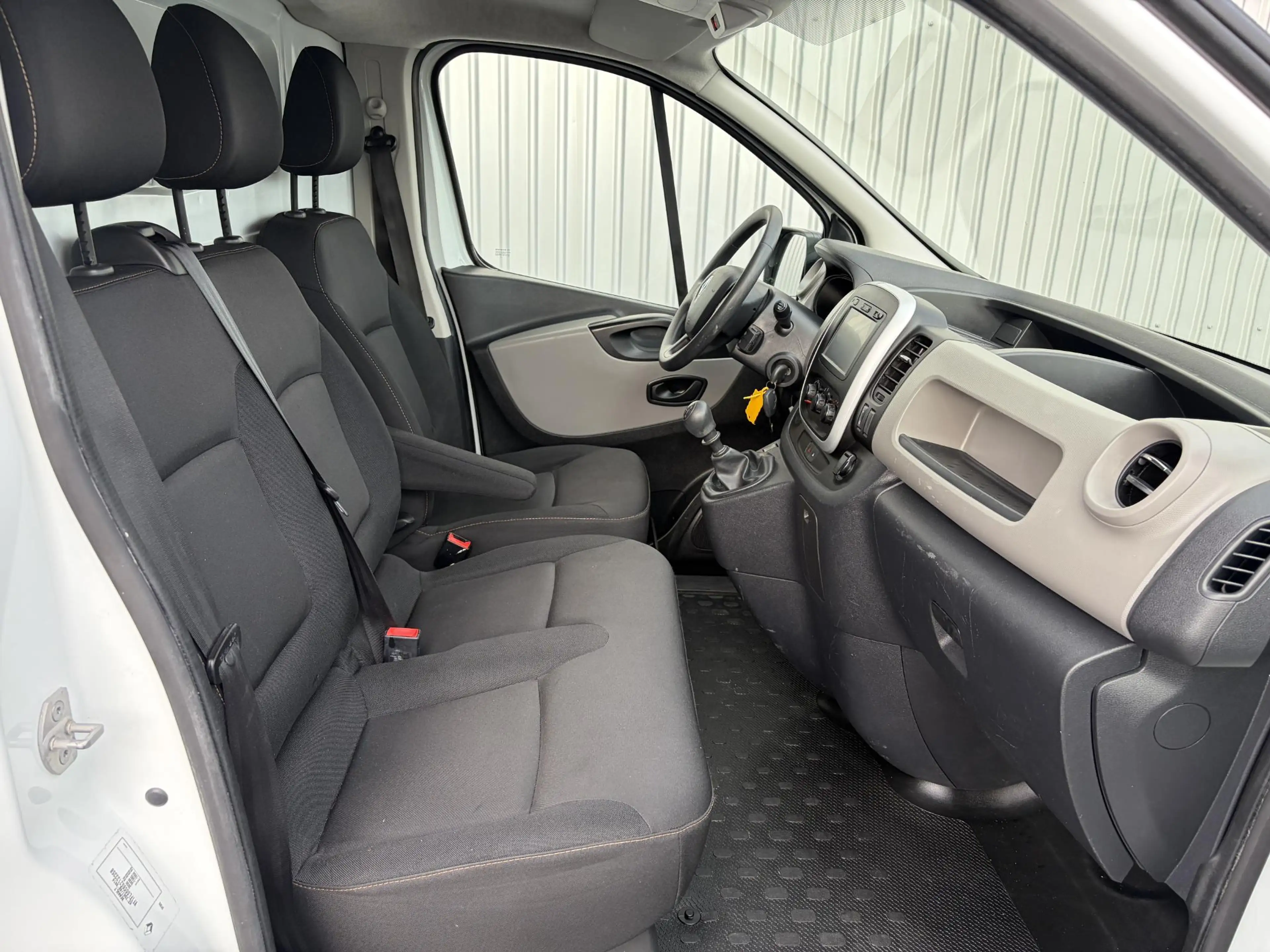 Renault Trafic 1.6 dCi L2H1 Comfort*NAVI*CRUISE*HAAK*A/C*TEL*3PER — photo 10