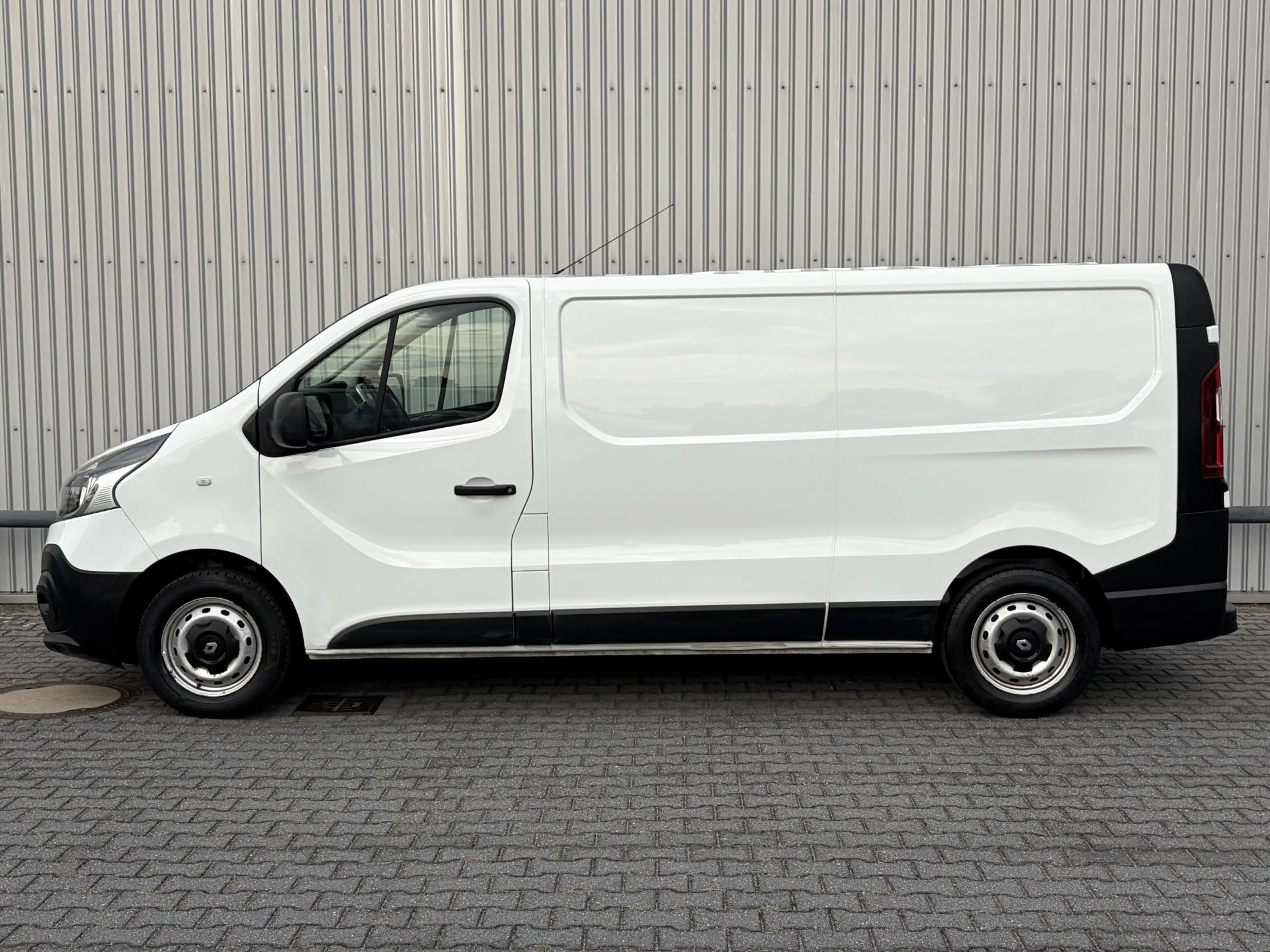 Renault Trafic 1.6 dCi L2H1 Comfort*NAVI*CRUISE*HAAK*A/C*TEL*3PER — photo 6