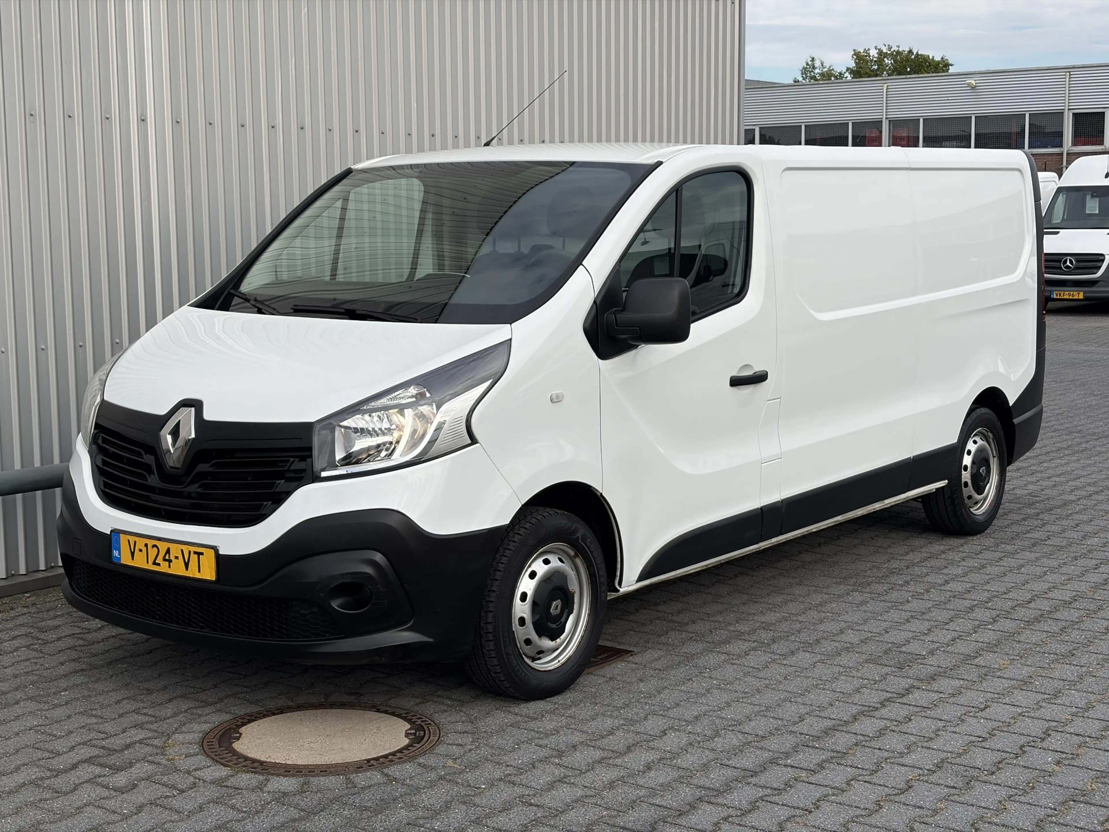 Renault Trafic 1.6 dCi L2H1 Comfort*NAVI*CRUISE*HAAK*A/C*TEL*3PER — photo 24