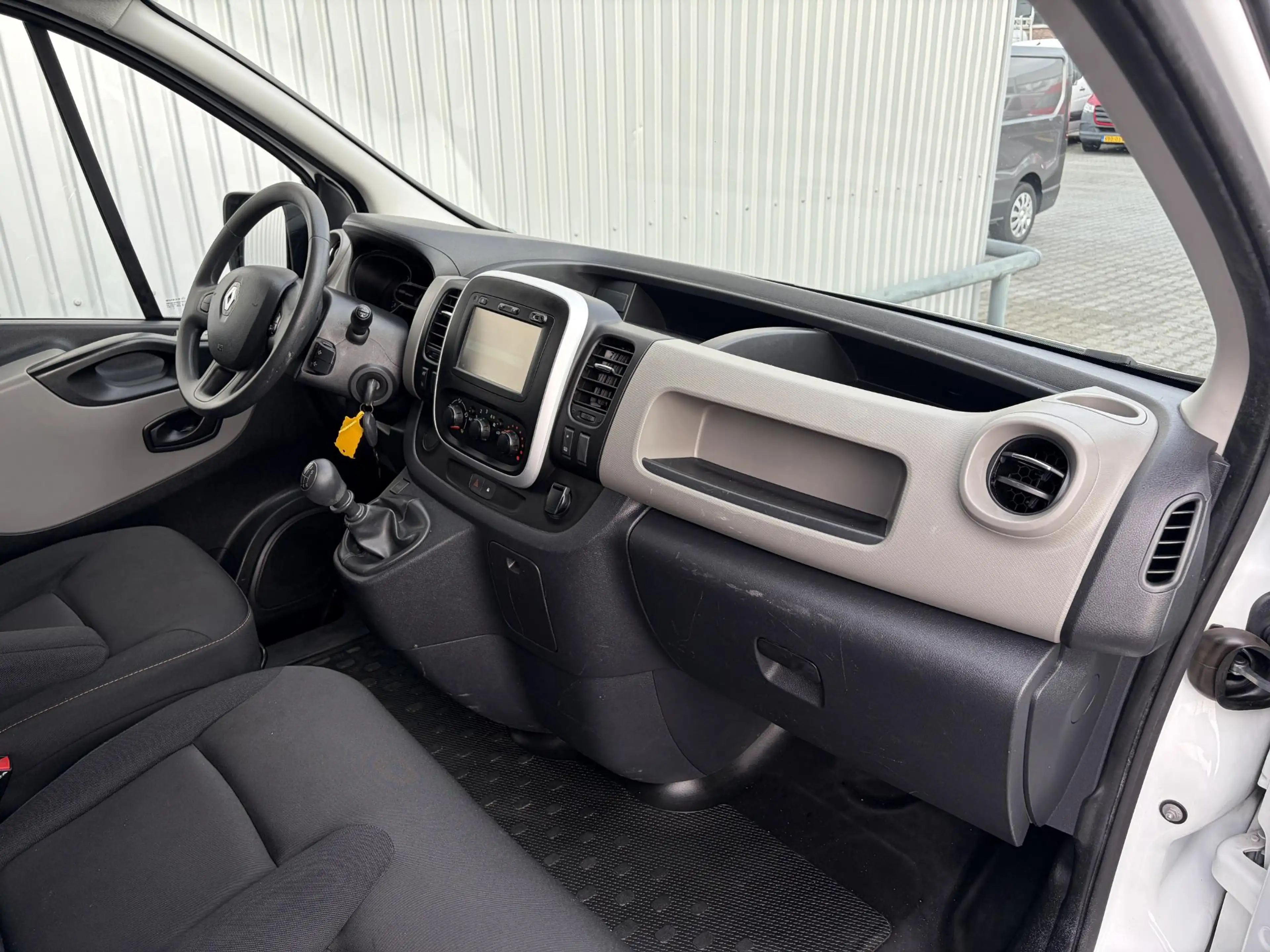 Renault Trafic 1.6 dCi L2H1 Comfort*NAVI*CRUISE*HAAK*A/C*TEL*3PER — photo 25