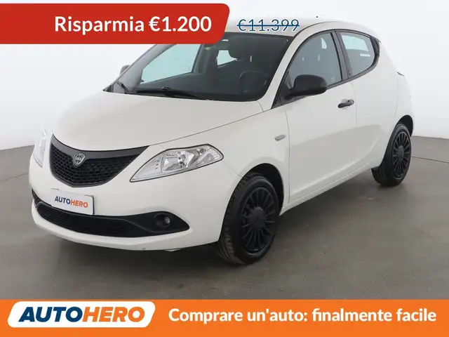 Lancia Ypsilon 1.0 Mild-Hybrid Ecochic Silver MHEV