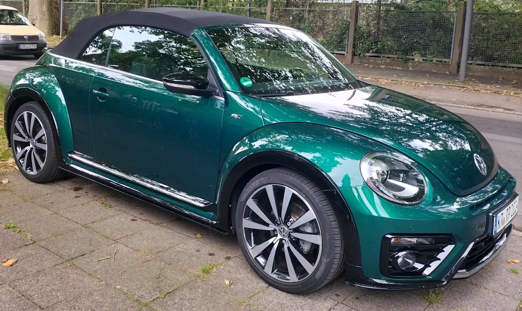 Volkswagen Beetle Cabriolet Cabrio 1.4 TSI "R-LINE"19-Zoll,TOP-FARBE Vert - 1