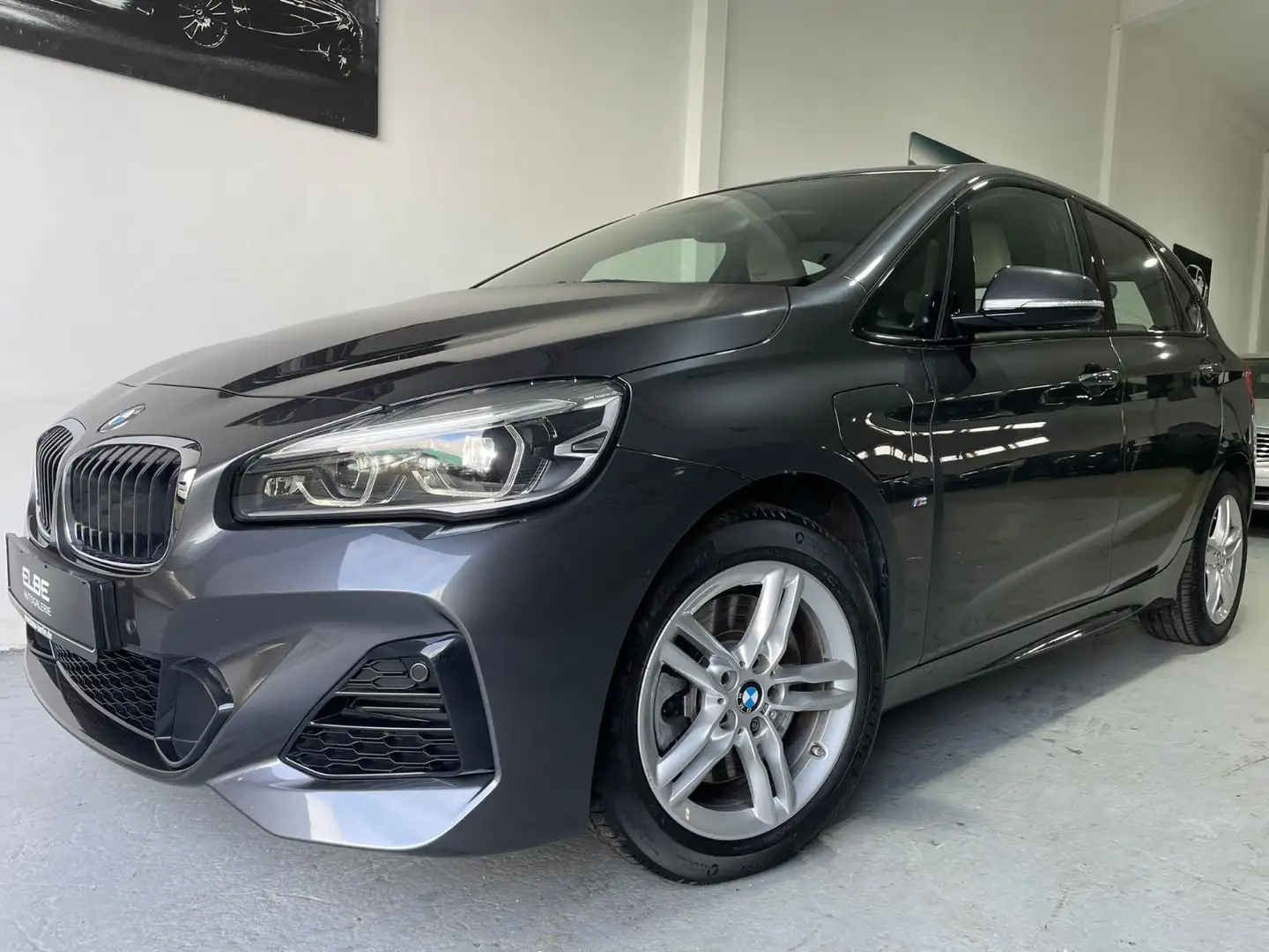 BMW 225 xe M Sport Active Tourer Aut. 1.Hand Voll Grau - 2