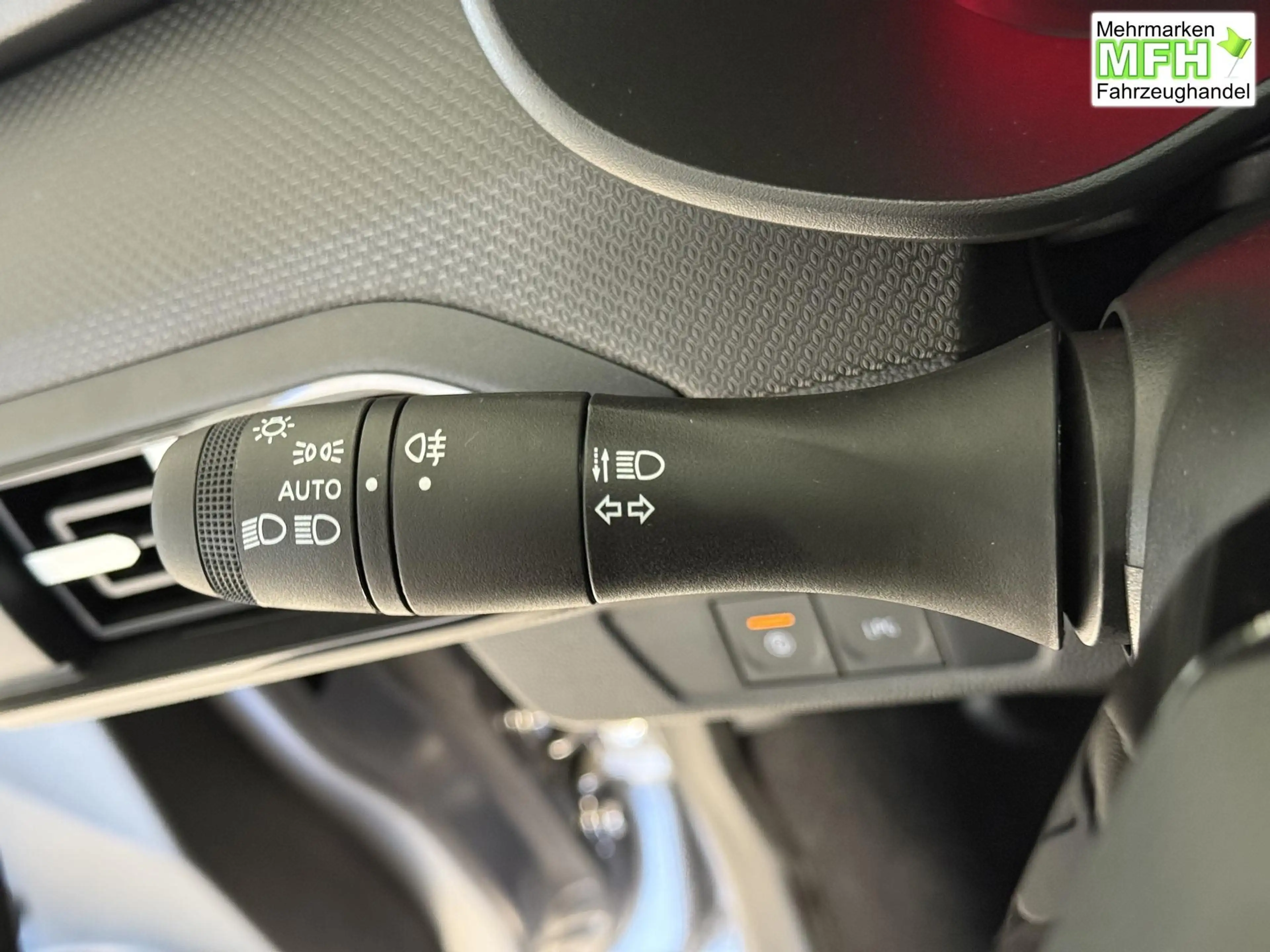 Dacia Jogger 1.2 ECO-G 120 90 KW Benzin / LPG, 7-Sitzer, 6-G... — photo 12