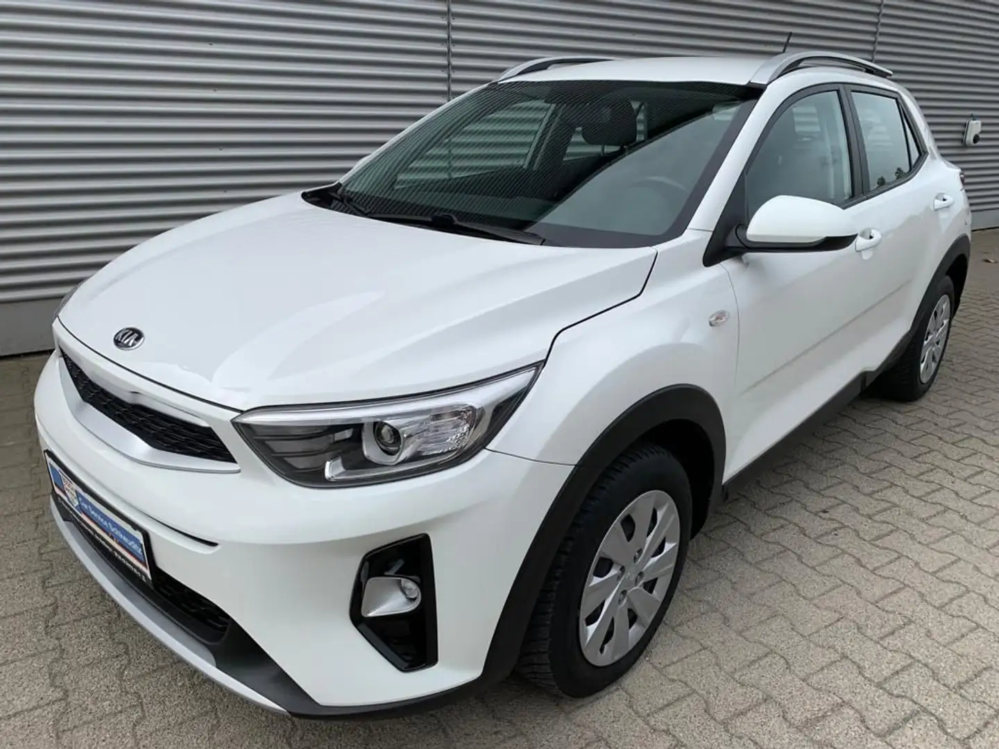 Kia Stonic 1.4 Automatik Klimaanlage Apple/Android Weiß - 1