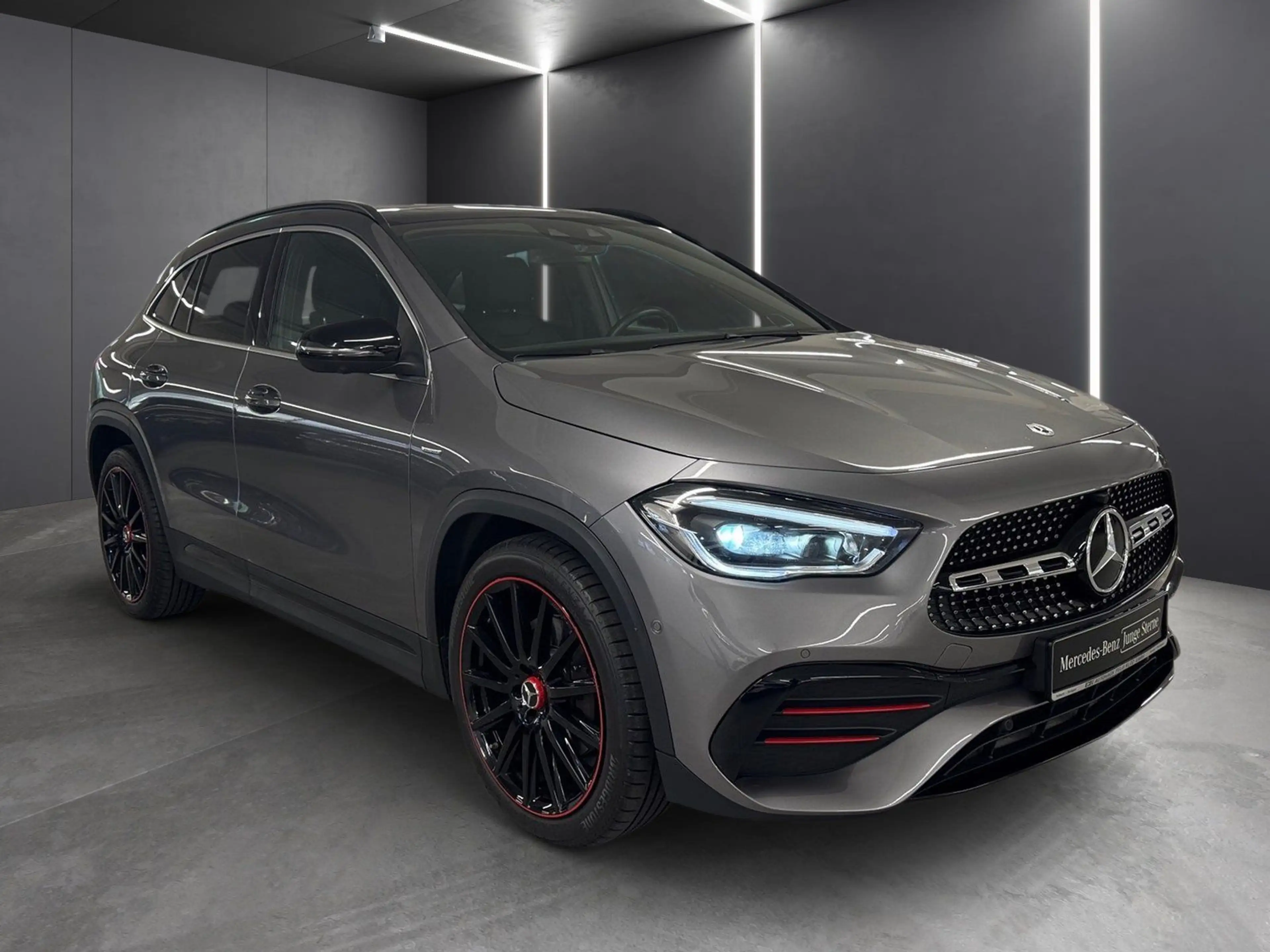 Mercedes-Benz GLA 250 4M*AMG*Edition1*360*Pano*Burm*Totw*HeadU — photo 2