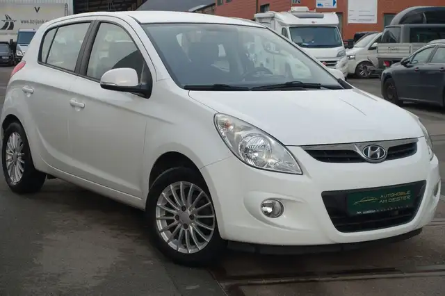 Hyundai i20 UEFA Euro 2012 Edition*KLIMA*LEDER*SHZ*ISOFI