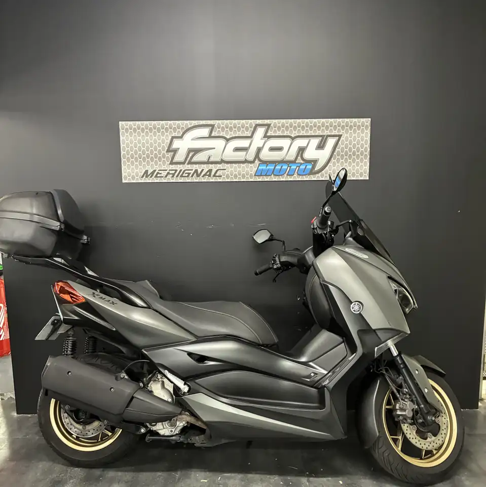 Yamaha X-Max 300