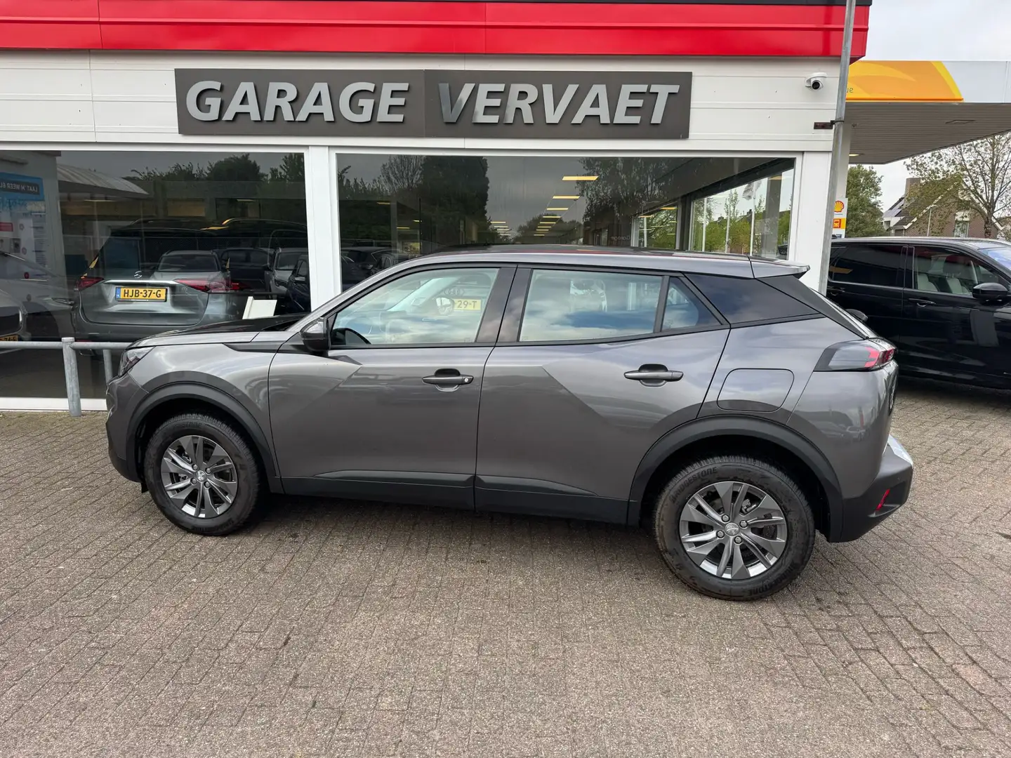 Peugeot 2008 1.2 PureTech Active Grijs - 1