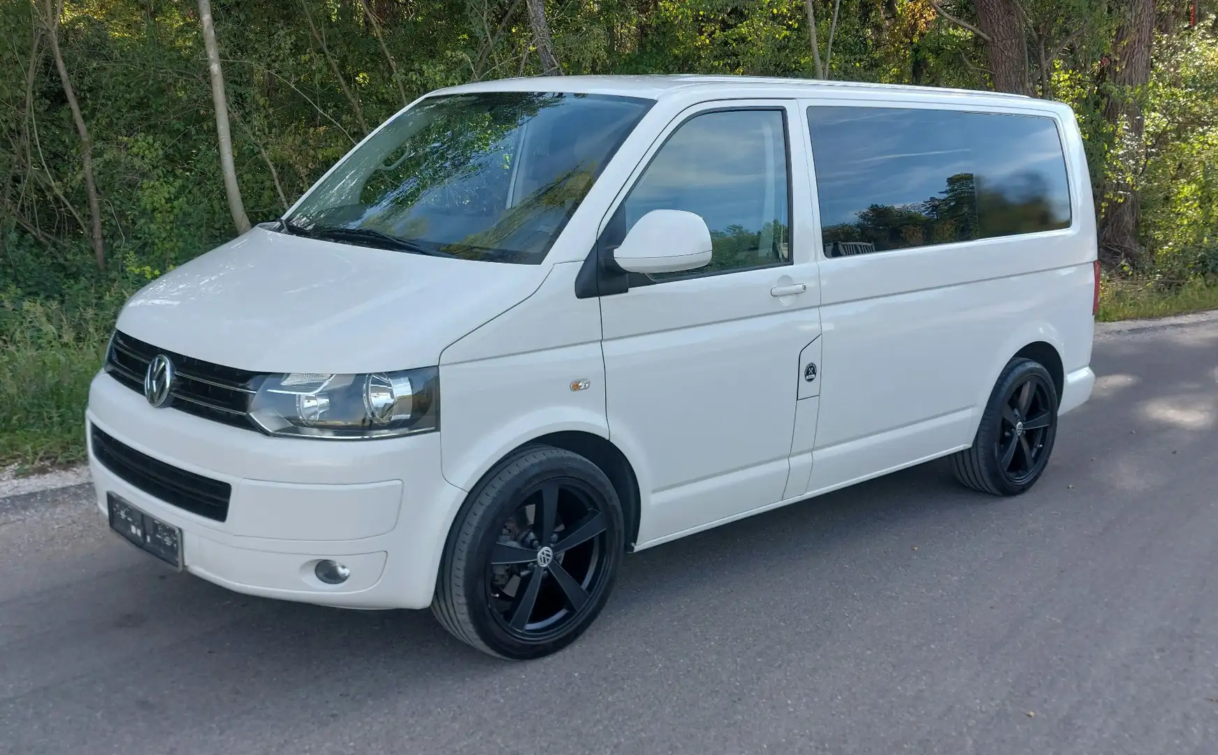 Volkswagen T5 Kombi 2,0 BMT TDI D-PF Weiß - 1
