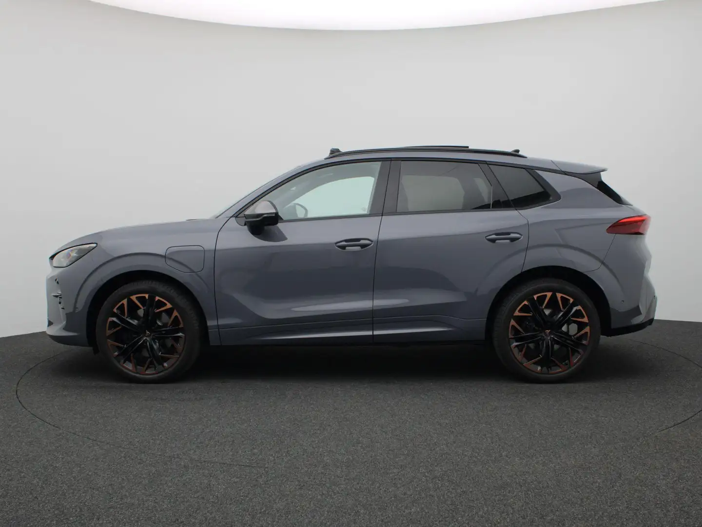 CUPRA Terramar 1.5 TSI e-Hybrid VZ Performance 272PK DSG matrix l Grijs - 2