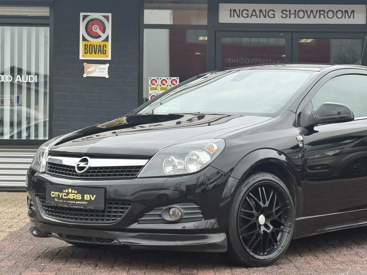 Opel Astra GTC 1.8 Cosmo 141 pk apple carplay airco cruise ct Noir - 2