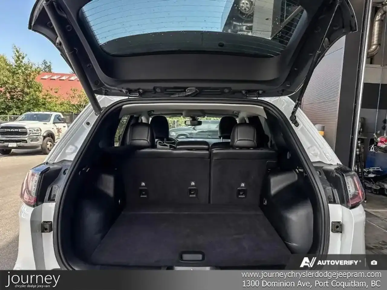 Jeep Cherokee photo Jeep Cherokee