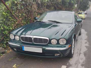 V8 Aut.