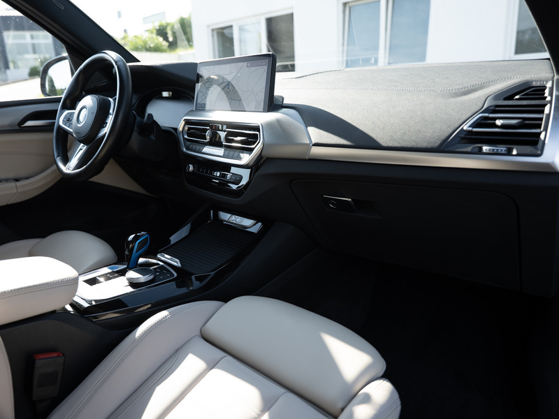 BMW iX3 Impressive FACEL. PANO HUD 360° LED ACC — photo 8