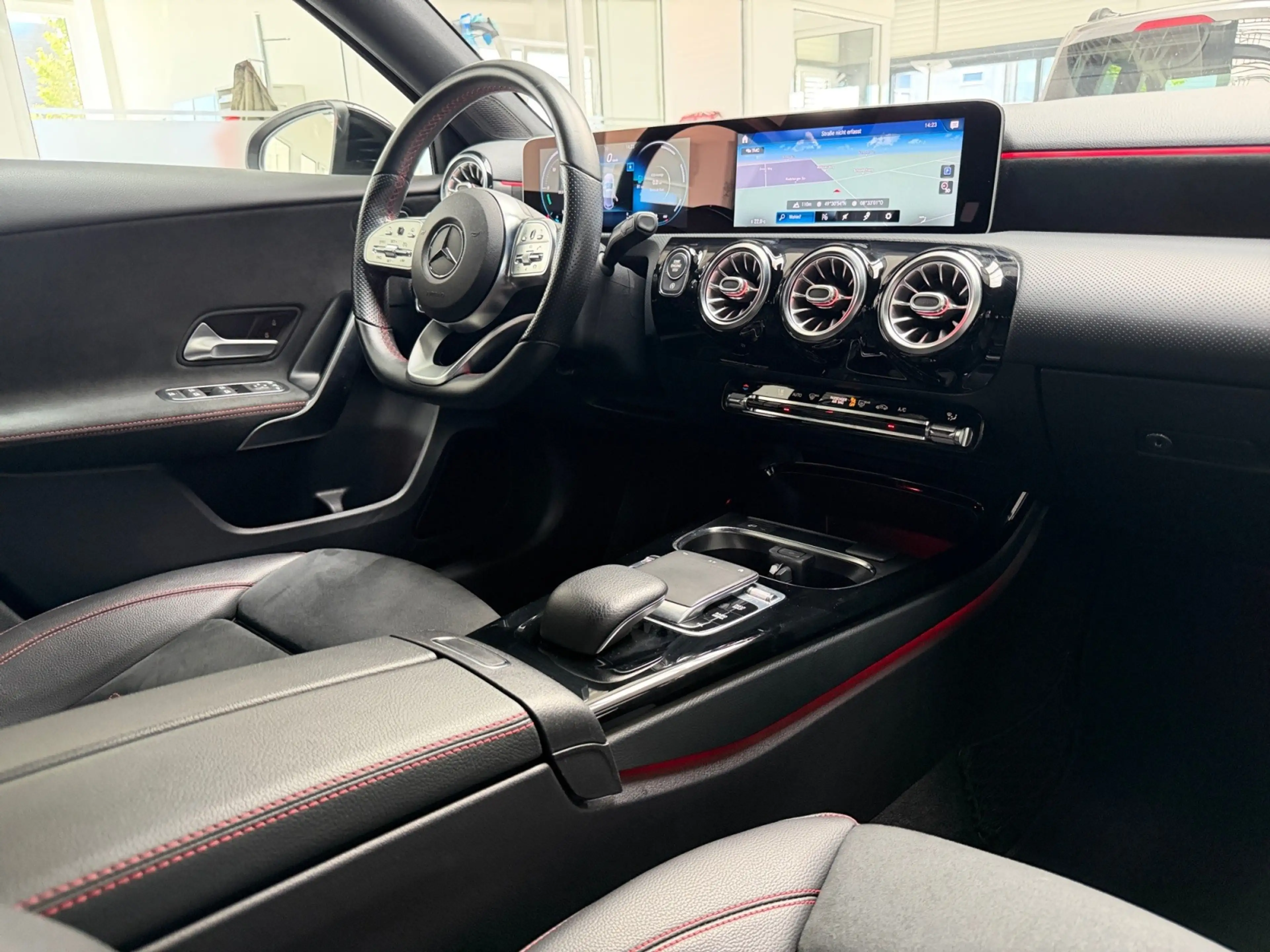 Mercedes-Benz A 220 AMG DCT+MBUX+MULTIBEAM+AKTIVPARK+KAMERA+19 — photo 10