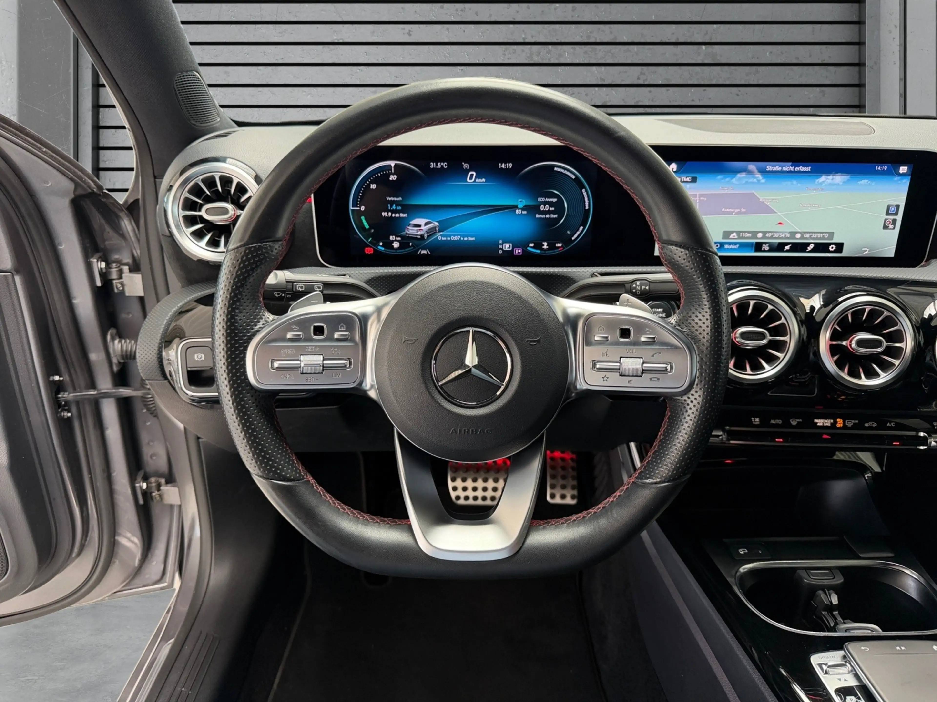 Mercedes-Benz A 220 AMG DCT+MBUX+MULTIBEAM+AKTIVPARK+KAMERA+19 — photo 7