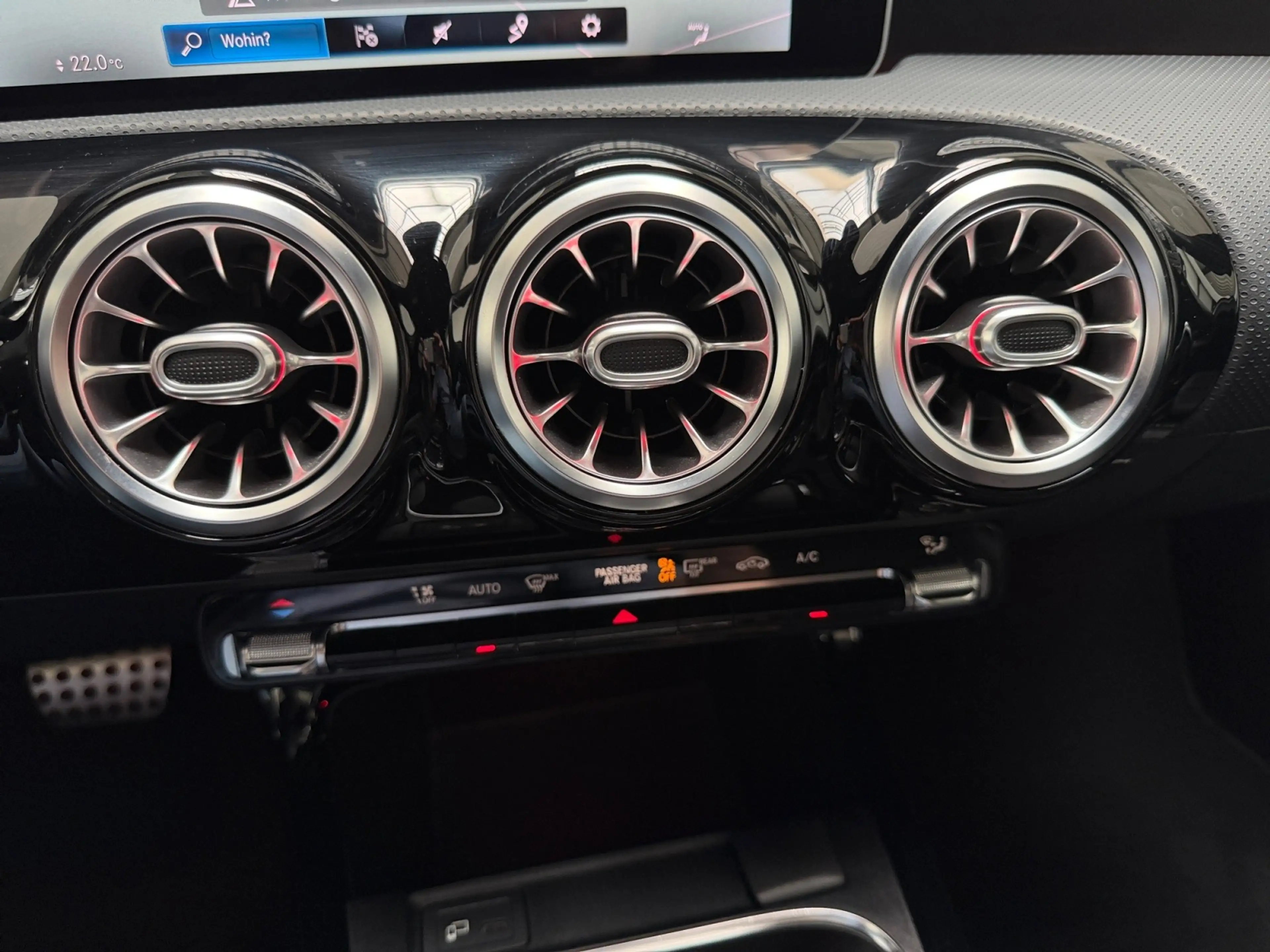Mercedes-Benz A 220 AMG DCT+MBUX+MULTIBEAM+AKTIVPARK+KAMERA+19 — photo 19