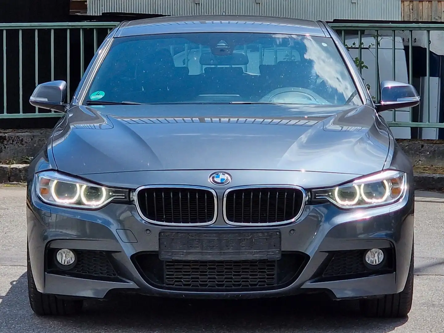 BMW 328 Touring 328 i *M-Paket*Xenon*NAVI*Head-UP* Gris - 2