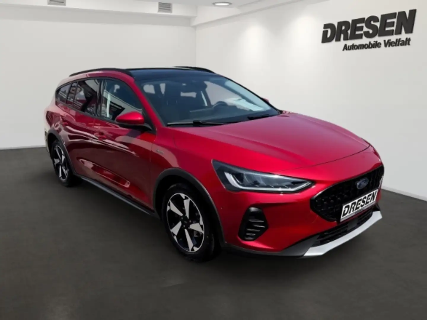 Ford Focus Turnier 1.5 EcoBlue Active X + AHK + el. Panoramad Rojo - 2