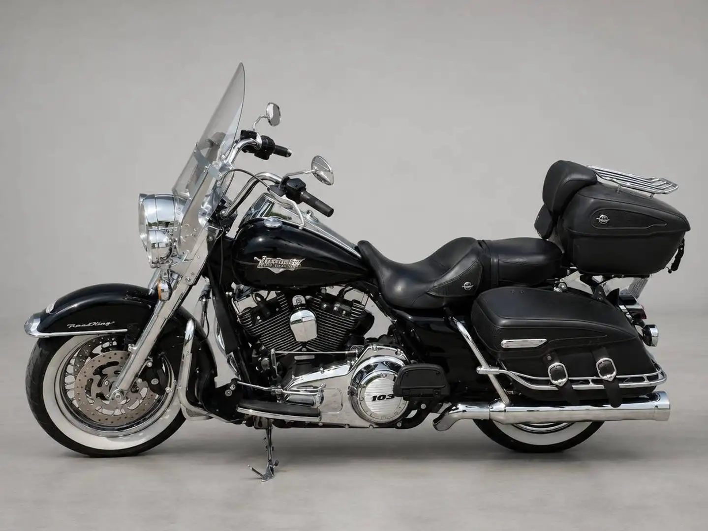 Harley-Davidson Road King FLHRC CLASSIC Negro - 1