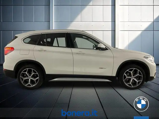 BMW X1 view 5