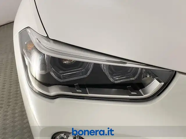 BMW X1 view 10