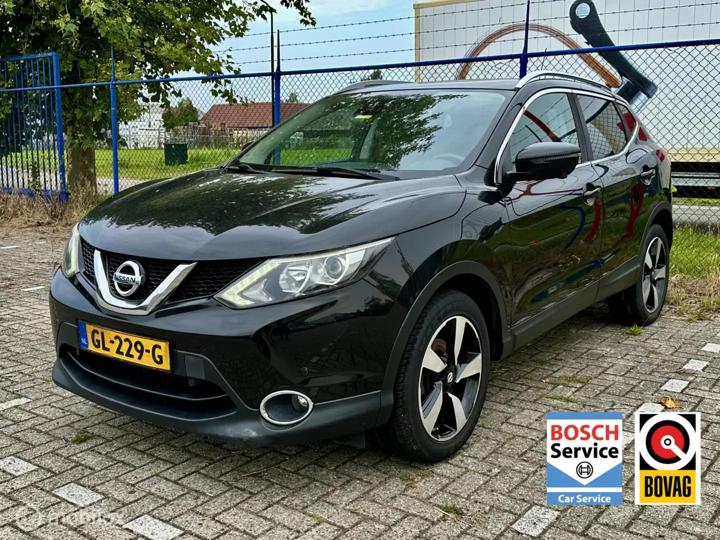 Nissan Qashqai 1.2 Connect Edition Nwe Ketting, 360 Camera, Navi, Fekete - 1
