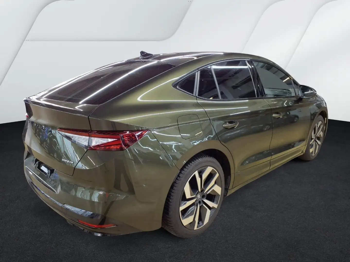 Skoda Enyaq Coupé 85x Sportline *AHK*WÄRME*PANO*MATRIX Grün - 2