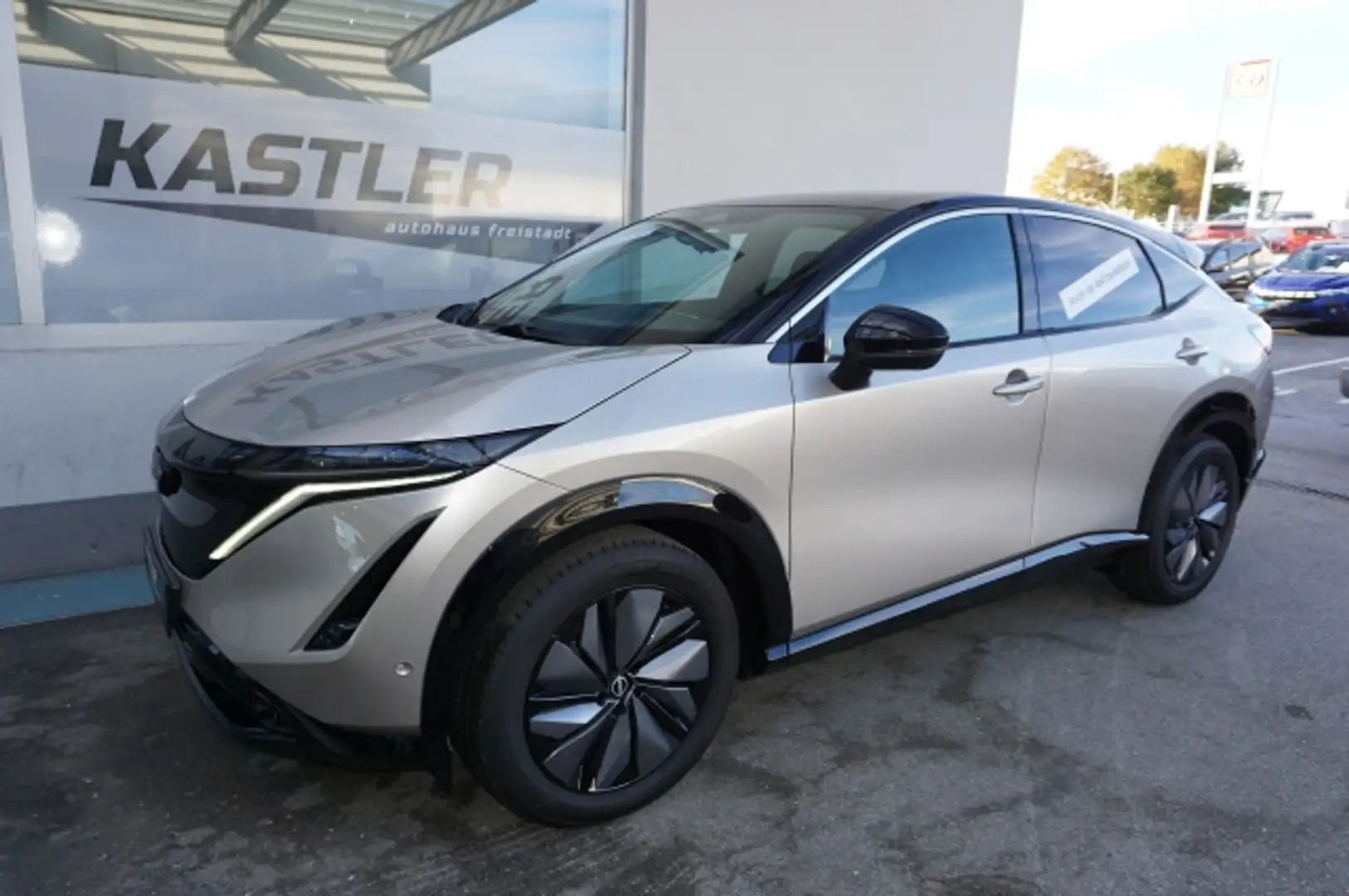 Nissan Ariya Evolve 87kWH 2WD 242PS *ab € 49.990,- Plateado - 2