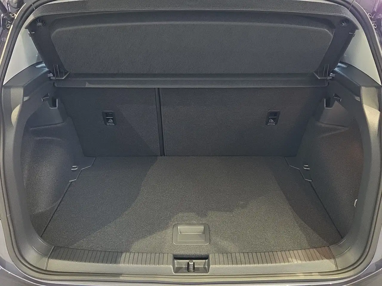 Volkswagen T-Cross 4Me TSI 14
